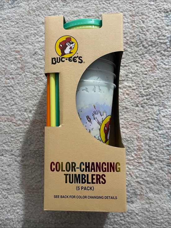BUC-EE'S Other - Buc-ee's Color-Changing Tumbler Set - White with Multi-Colored Straws (5 Pack)